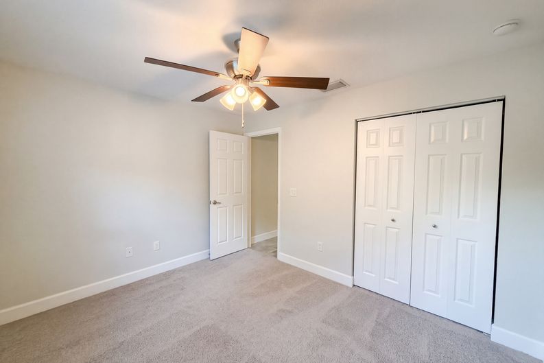 Photo 10 of 14 of 5209 SW 128th Pl, Ocala, FL