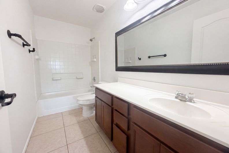 Photo 10 of 18 of 1043 E Daniella Dr, San Tan Valley, AZ