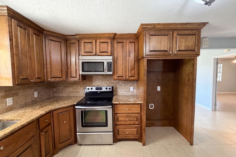 Photo 9 of 19 of 502 Jennings St, Nocona, TX