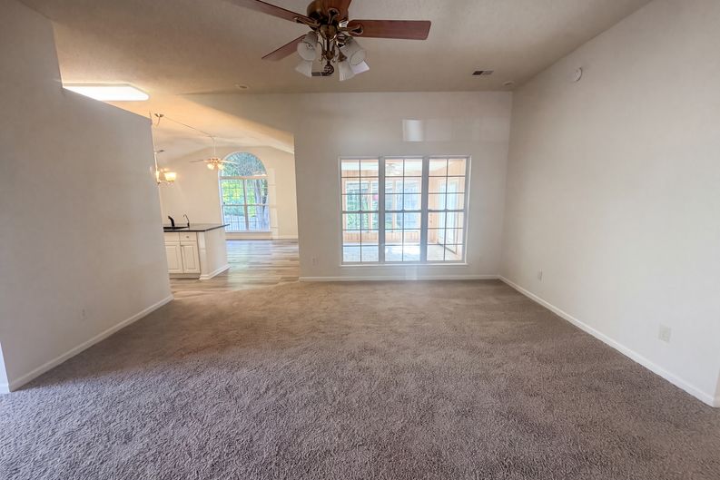 Photo 5 of 12 of 5702 River Glen Dr, Greensboro, NC