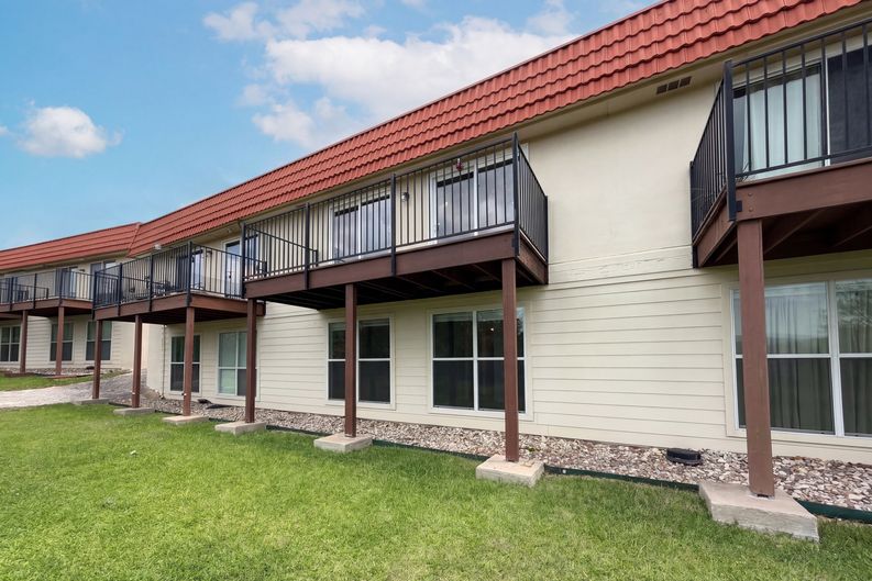 Photo 5 of 18 of 3216 Poe Cv, Lago Vista, TX