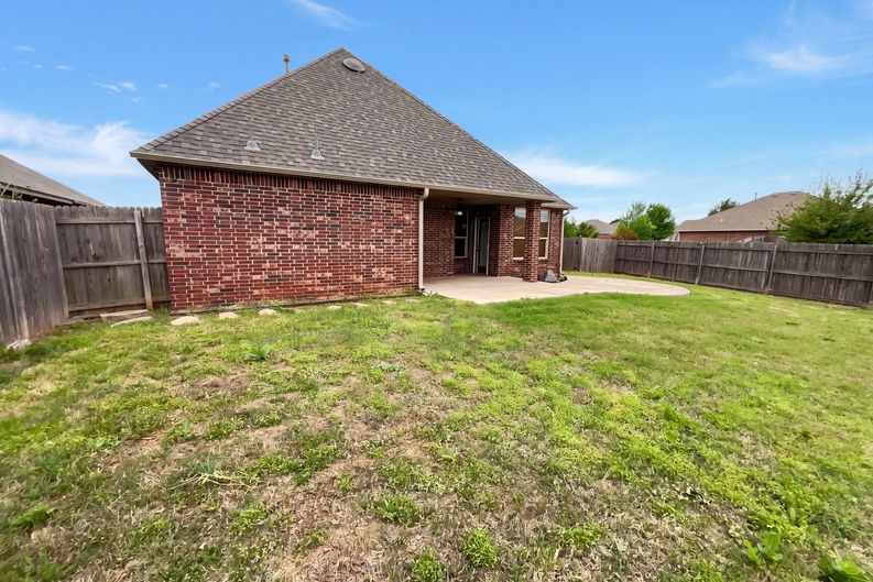Photo 5 of 20 of 2237 NW 158th St, Edmond, OK