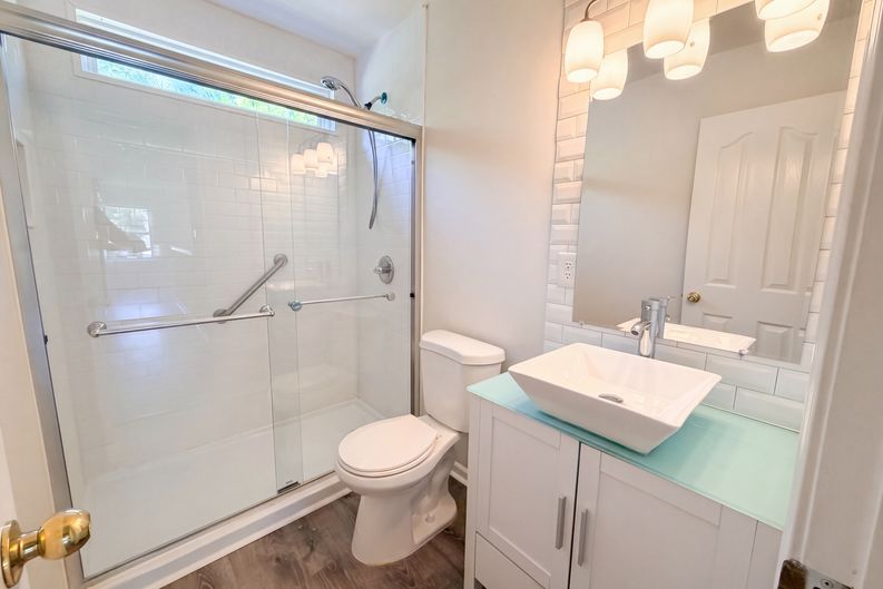 Photo 14 of 18 of 6032 Briggs Dr, Charlotte, NC