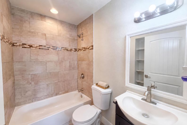 Photo 17 of 21 of 1610 Stevensons Dr, Clearwater, FL