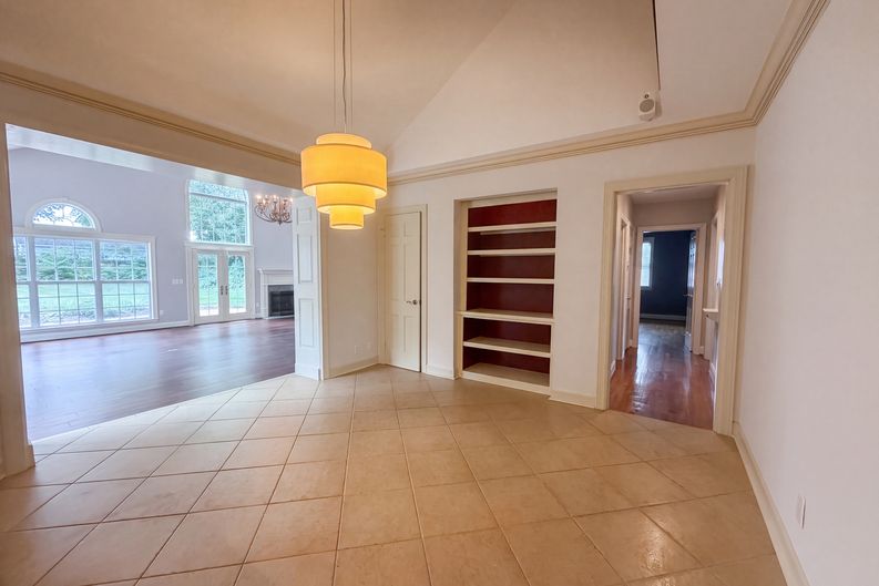 Photo 8 of 23 of 608 Estes Rd, Nashville, TN