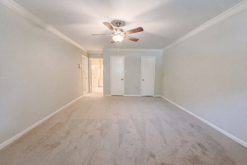 Photo 18 of 26 of 17406 Ridge Top Dr, Houston, TX