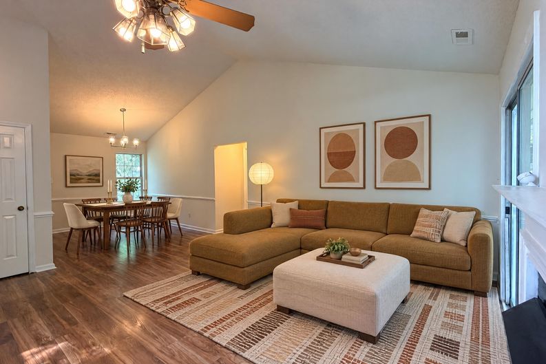 Photo 8 of 17 of 6223 Sunbridge Ct, Charlotte, NC