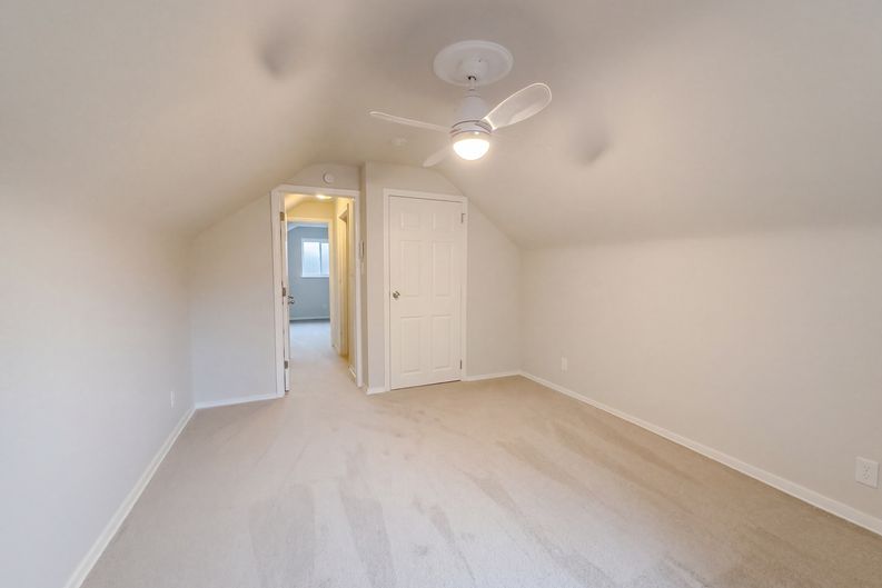 Photo 12 of 21 of 9122 Neil Dr, Cincinnati, OH