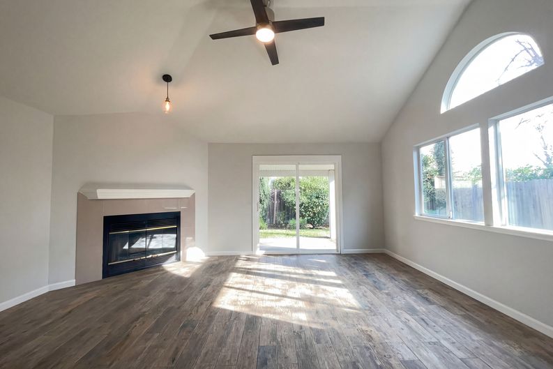 Photo 3 of 28 of 4744 Ponderay Ln, Sacramento, CA