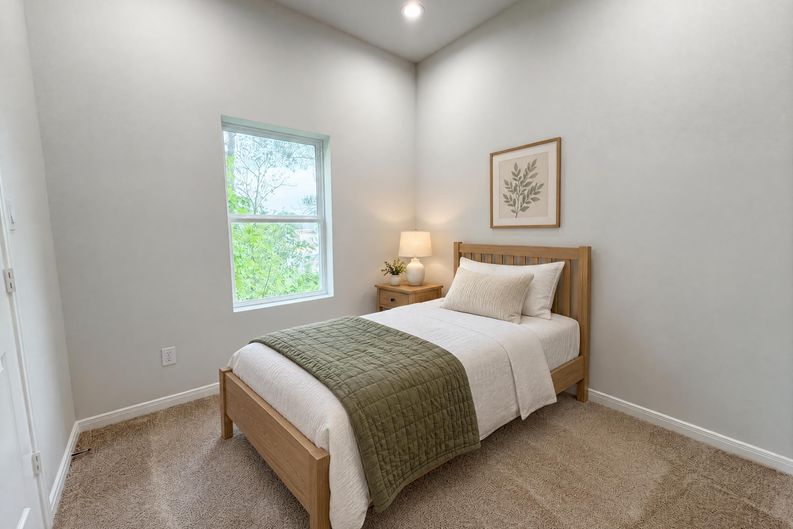 Photo 4 of 17 of 18803 Luminescent Ln, Spring, TX