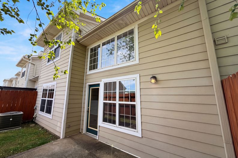 Photo 4 of 33 of 403 Heath Pl, Smyrna, TN