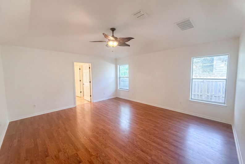 Photo 7 of 25 of 12 Birchwood Cir, Wimberley, TX
