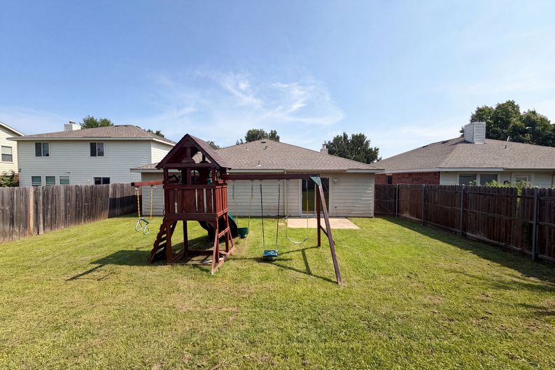 Photo 19 of 27 of 9100 Chisholm Trl, Cross Roads, TX