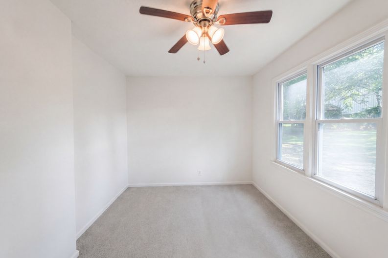 Photo 12 of 16 of 1825 NE Bren Mar Rd, Lees Summit, MO
