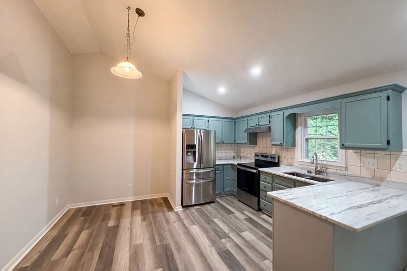 Photo 8 of 17 of 7816 Foxwood Dr, Raleigh, NC