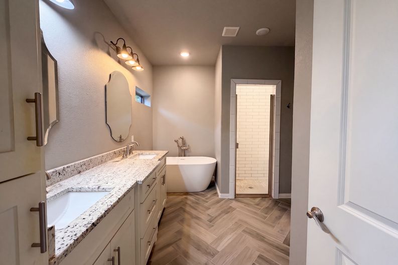 Photo 8 of 20 of 3712 Magnolia Ct, Denison, TX