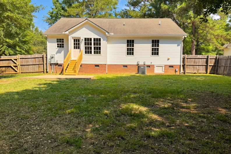Photo 6 of 30 of 576 Sunray Dr, Clayton, NC