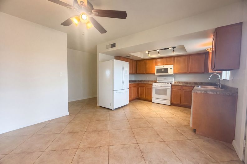 Photo 11 of 16 of 9919 E Magnolia St, Mesa, AZ