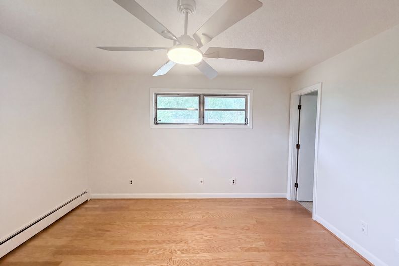 Photo 9 of 21 of 1580 W Cloaninger Ave, Statesville, NC