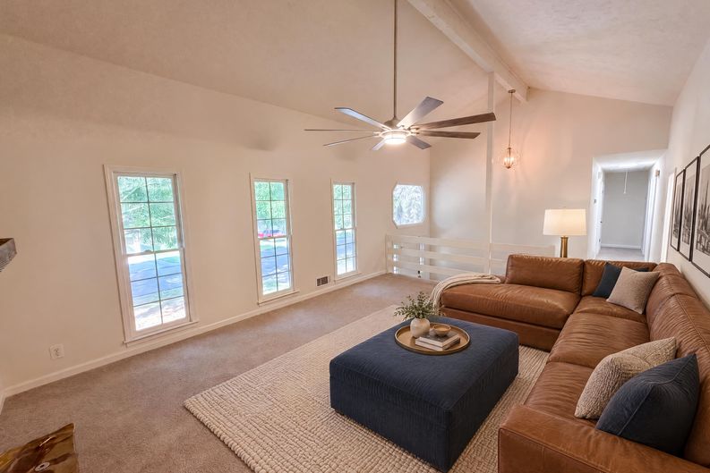 Photo 10 of 35 of 1825 Marsh Creek Dr, Lawrenceville, GA