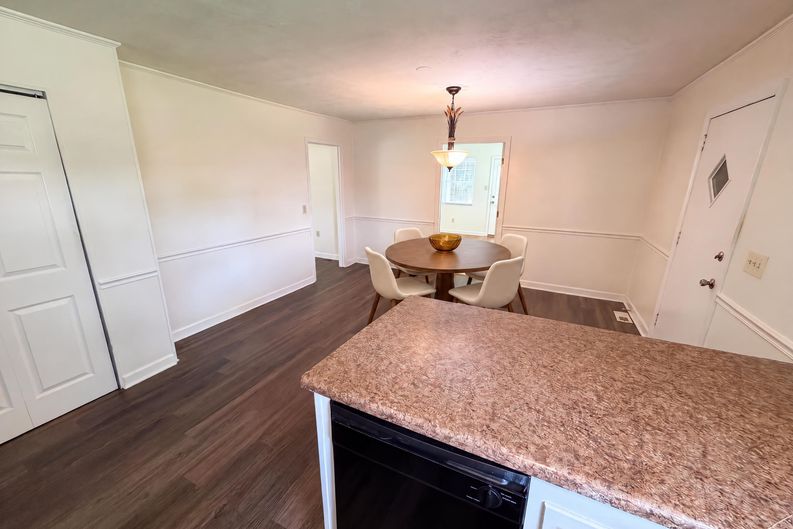 Photo 16 of 23 of 5100 Robinwood Dr, Charlotte, NC