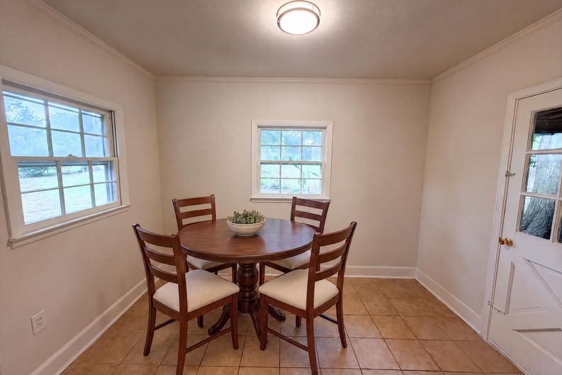 Photo 10 of 21 of 1276 Robin Rd NE, Conyers, GA