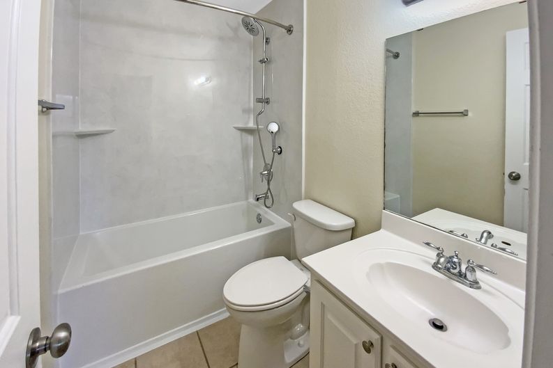 Photo 14 of 16 of 5202 Oster Dr, Killeen, TX