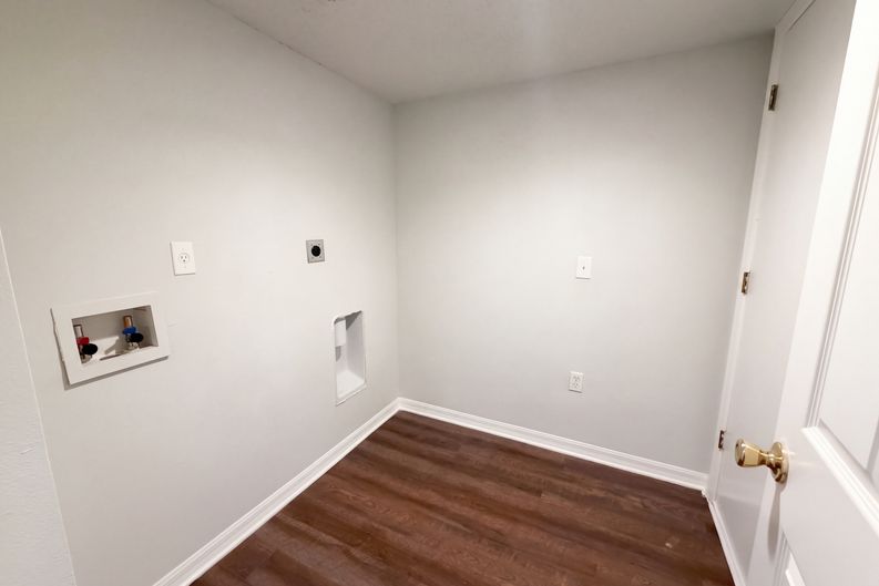 Photo 26 of 34 of 8215 Foxdale Dr, Jacksonville, FL