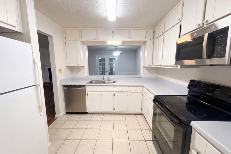 Photo 6 of 46 of 5997 Wintergreen Rd, Norcross, GA
