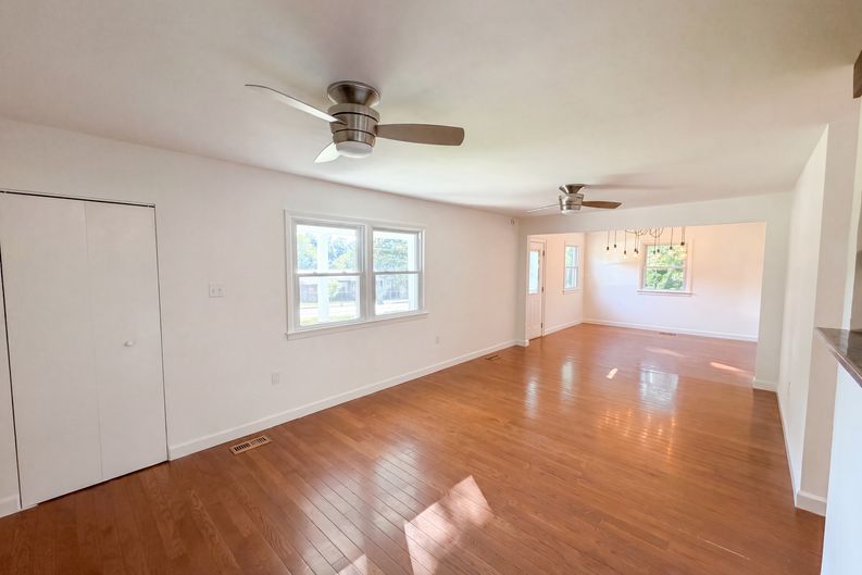 Photo 10 of 28 of 1017 Morrell Rd, Knoxville, TN