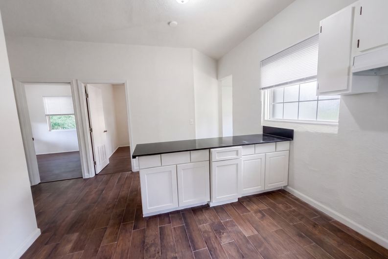 Photo 8 of 19 of 1834 Brooker Rd, Jacksonville, FL