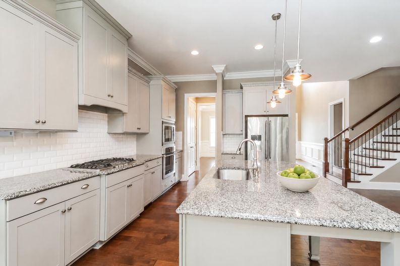 Photo 3 of 37 of 205 N Centurion Ln, Mount Holly, NC