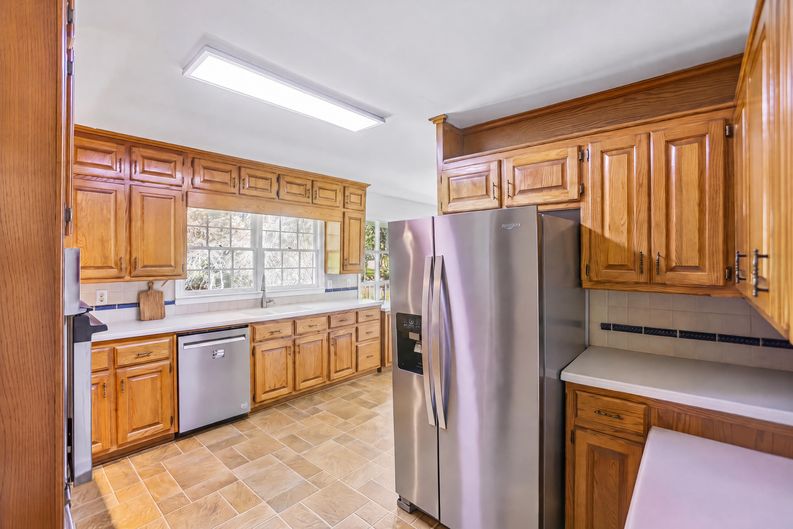 Photo 6 of 27 of 2186 Ingram Rd, Duluth, GA