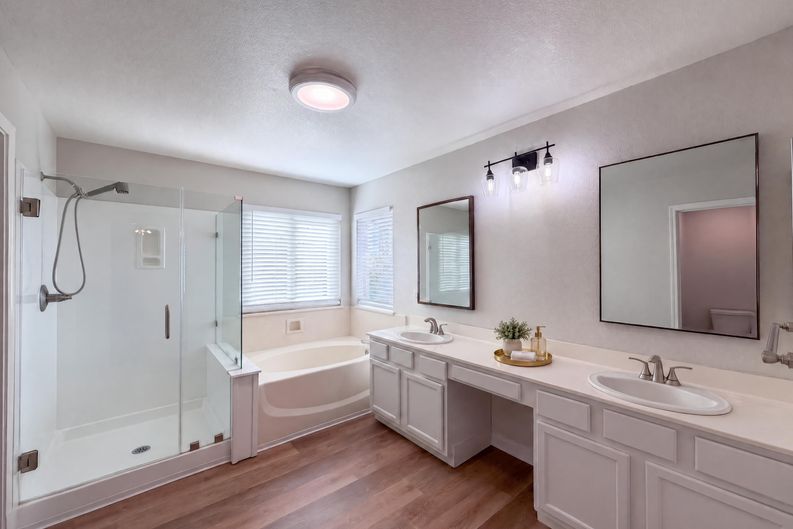 Photo 6 of 35 of 2571 Cantara Ct, Sacramento, CA