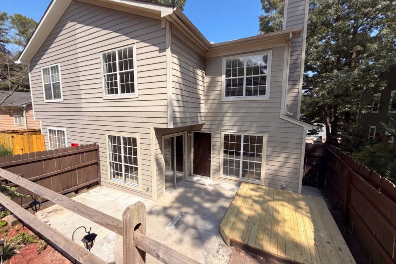 Photo 8 of 31 of 1079 Brittwood Pl, Norcross, GA
