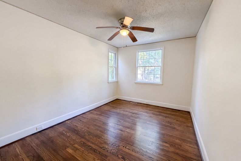 Photo 4 of 17 of 1901 Glenwood Rd, Columbia, SC