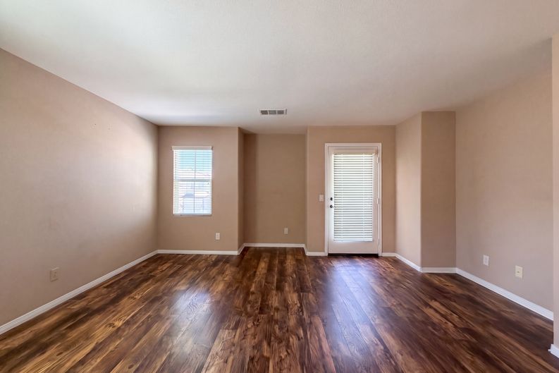 Photo 8 of 32 of 17780 Sweetgum Ln, Canyon Country, CA