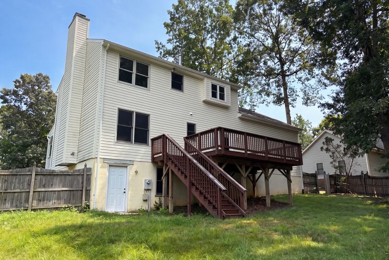 Photo 5 of 27 of 6401 Forest Grove Dr, Fredericksburg, VA