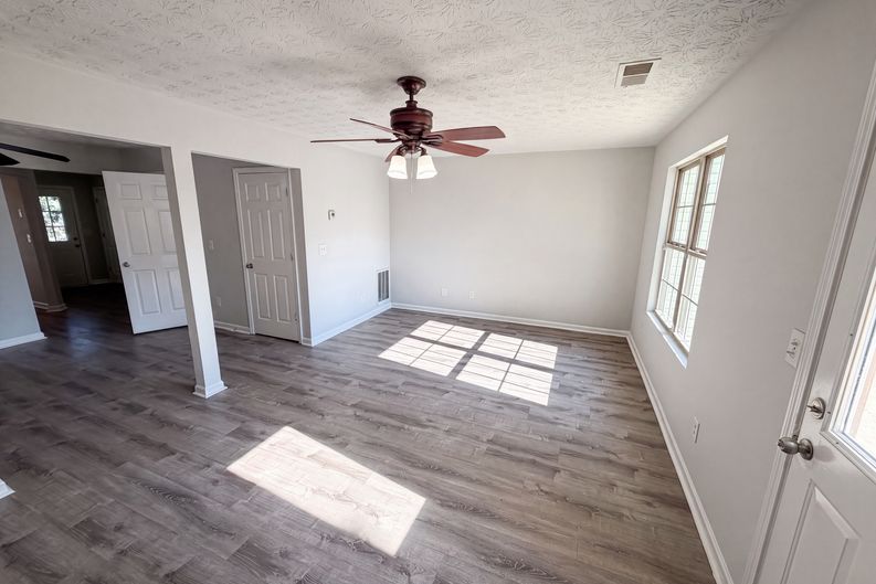 Photo 7 of 14 of 7202 Gotland St, Union City, GA