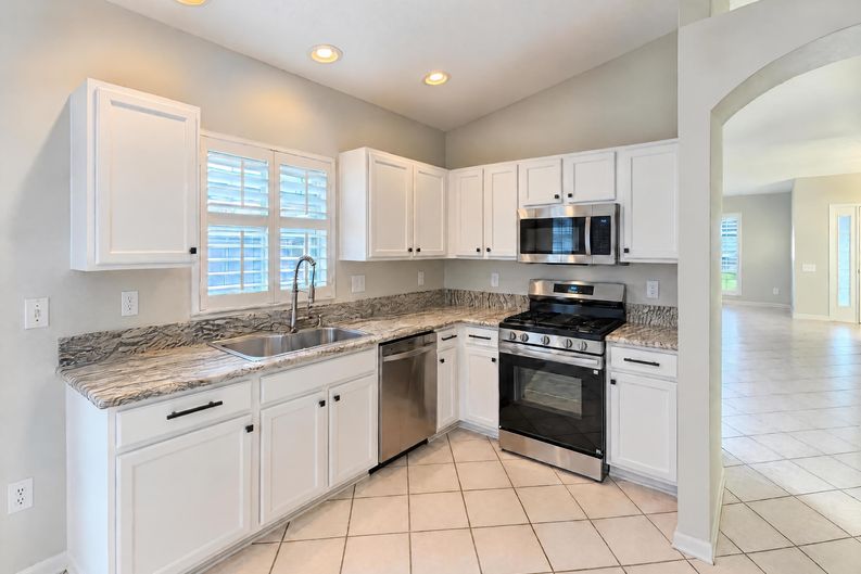 Photo 11 of 37 of 30447 Iverson Dr, Wesley Chapel, FL