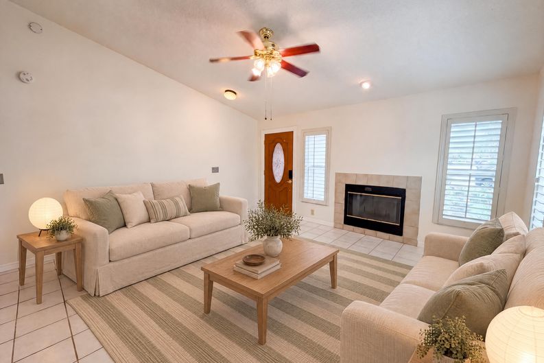 Photo 6 of 17 of 11648 Hidden Hollow Cir, Tampa, FL