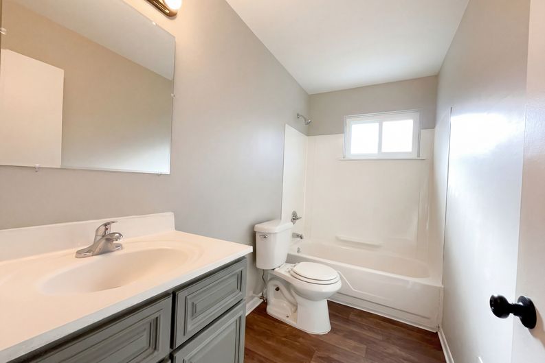 Photo 6 of 17 of 7912 Pine St, Taylor, MI