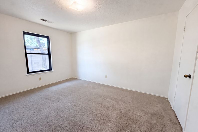 Photo 7 of 20 of 4417 Spanish Broom Ct NW, Albuquerque, NM