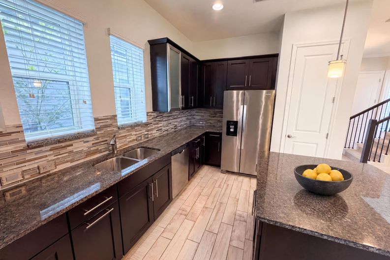 Photo 11 of 32 of 7797 Laureate Blvd, Orlando, FL