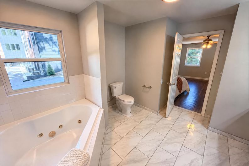 Photo 18 of 29 of 1322 Carolyn Dr, Charlotte, NC
