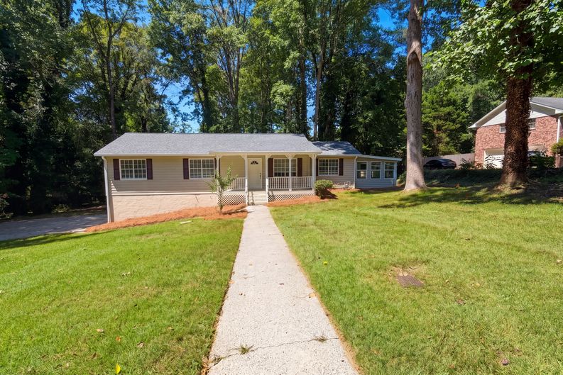 Photo 13 of 17 of 368 Nottingham Way SW, Marietta, GA