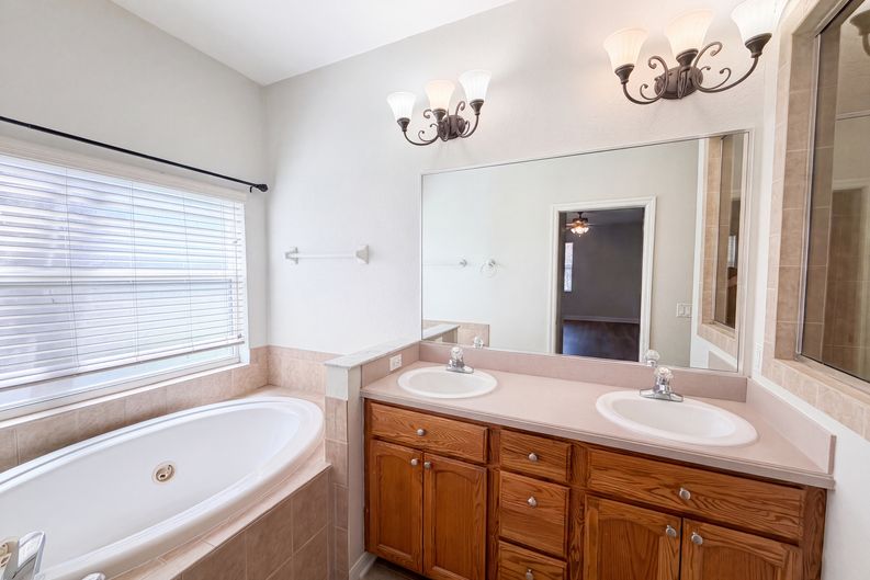 Photo 8 of 22 of 313 Terranova Blvd, Winter Haven, FL