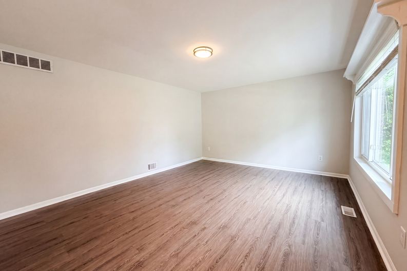 Photo 6 of 21 of 42195 Fairview Dr, Canton, MI