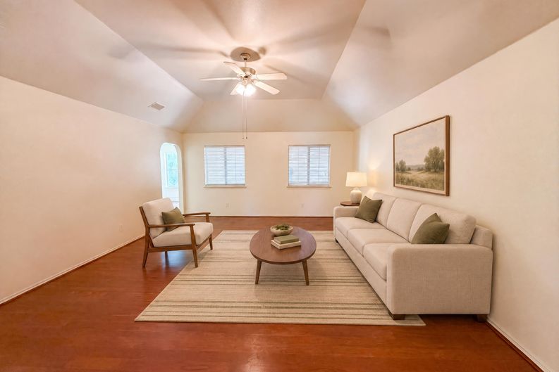 Photo 3 of 17 of 3707 Gowen Ct, Killeen, TX