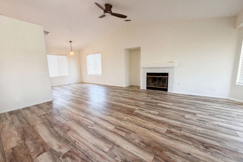 Photo 3 of 20 of 22125 Country Hills Dr, Wildomar, CA
